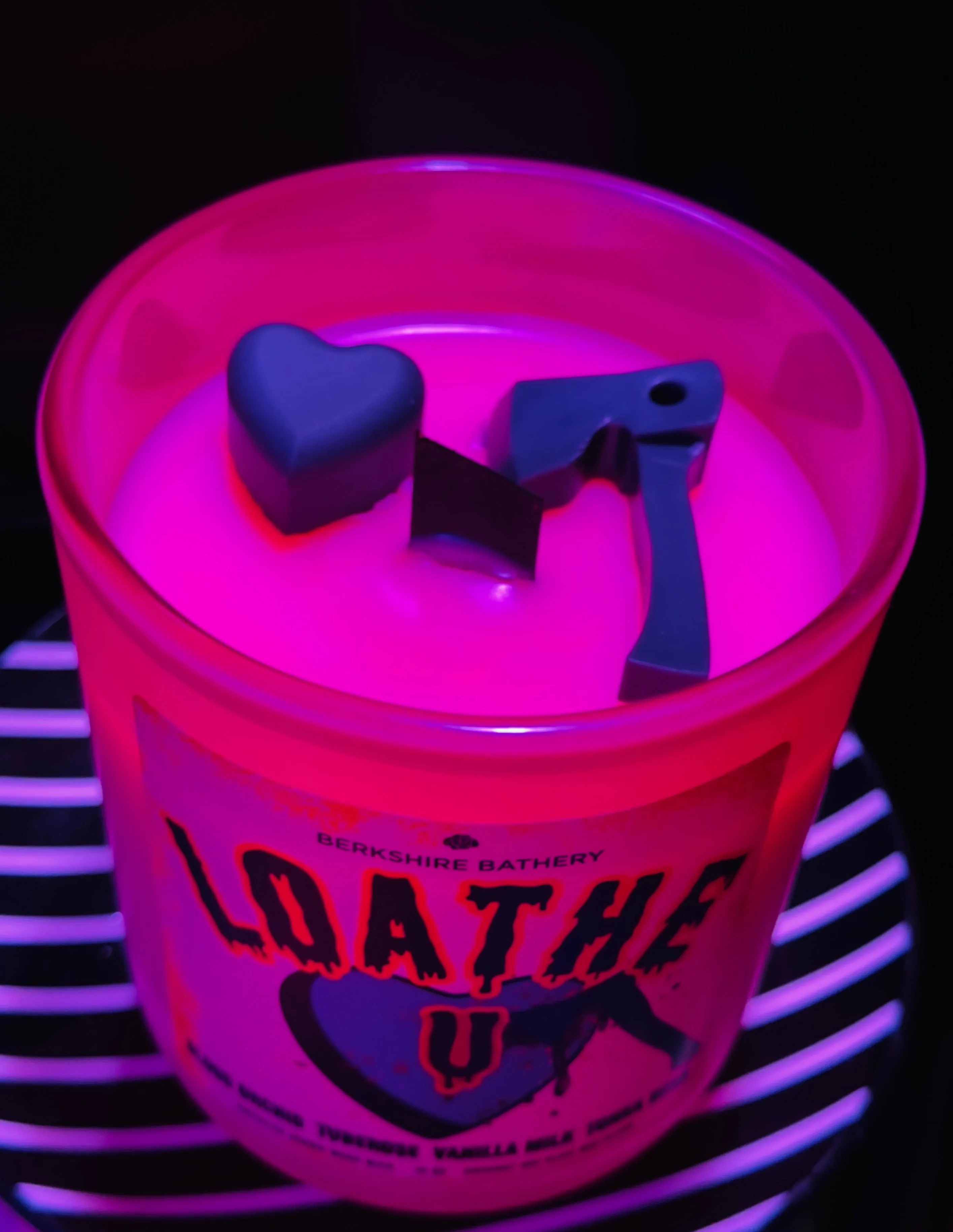 LOATHE U | Blood Orchid   Vanilla Milk - 16oz Wood Wick Candle