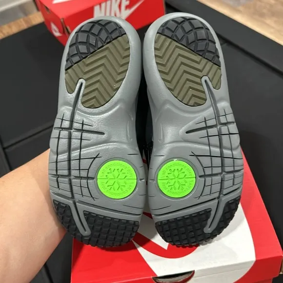 NWT Nike Flex Advance Boots Cargo Khaki/Green Strike Black Sz 1 Youth