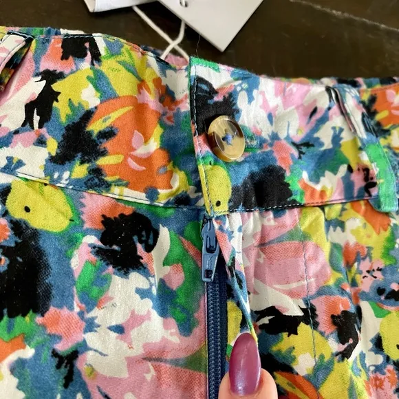NWT Walter Baker Marcia Shorts in Fiesta Floral Sz M Medium